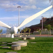 Detalle del aerogenerador instalado en el Parque ofra
